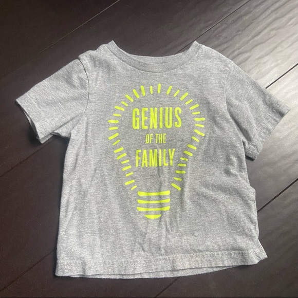 The Children’s Place gray & red genius lightbulb 2 t-shirts bundle size 18-24M - Picture 2 of 7